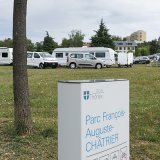 Le terrain communal est occupé par une vingtaine de familles yéniches.
